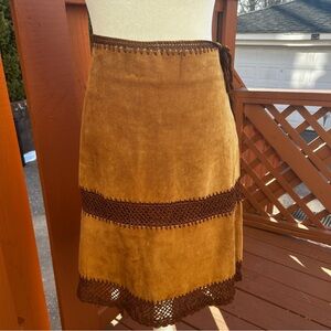 Vintage Suede Skirt Suede/leather crochet  Womens SIZE Medium tan 70's classic
